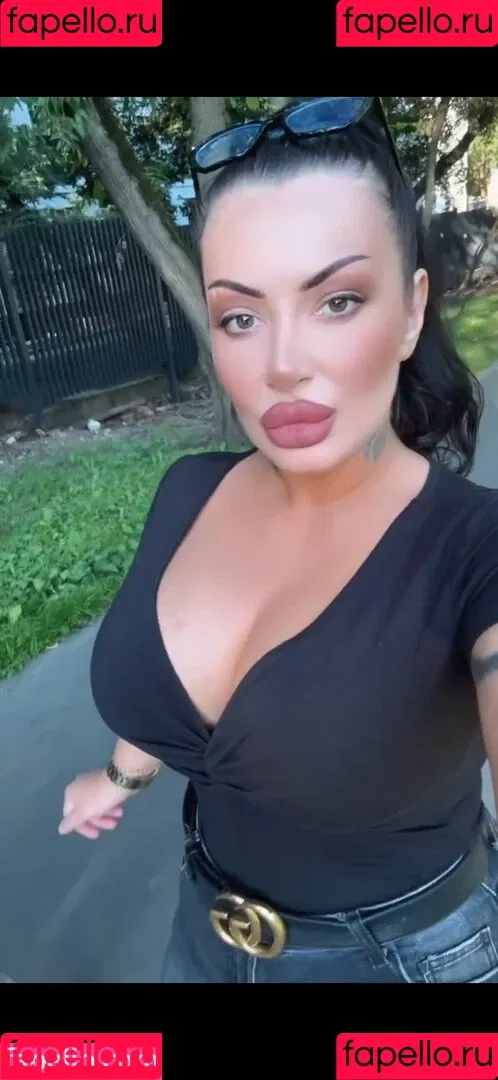 Kristina Karieva / alicia_kristina / kristinkarieva Onlyfans Photo Gallery 