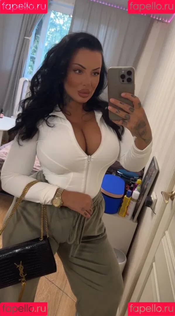 Kristina Karieva / alicia_kristina / kristinkarieva Onlyfans Photo Gallery 