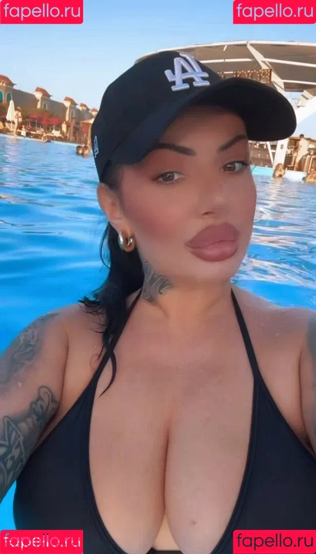 Kristina Karieva / alicia_kristina / kristinkarieva Onlyfans Photo Gallery 