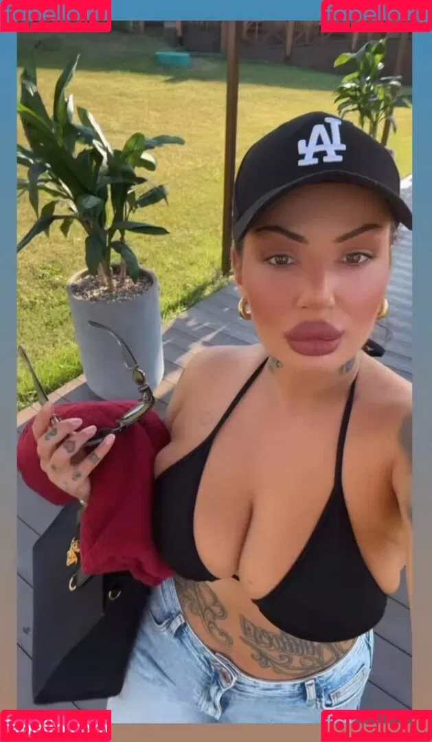 Kristina Karieva / alicia_kristina / kristinkarieva Onlyfans Photo Gallery 