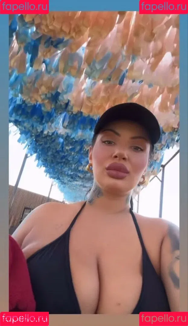 Kristina Karieva / alicia_kristina / kristinkarieva Onlyfans Photo Gallery 