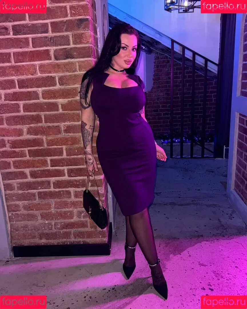 Kristina Karieva / alicia_kristina / kristinkarieva Onlyfans Photo Gallery 