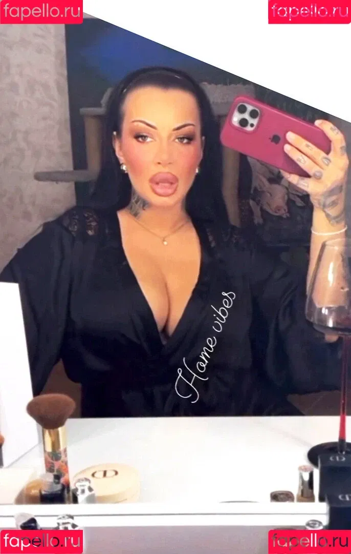 Kristina Karieva / alicia_kristina / kristinkarieva Onlyfans Photo Gallery 