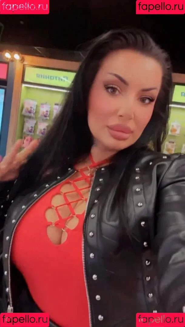 Kristina Karieva / alicia_kristina / kristinkarieva Onlyfans Photo Gallery 