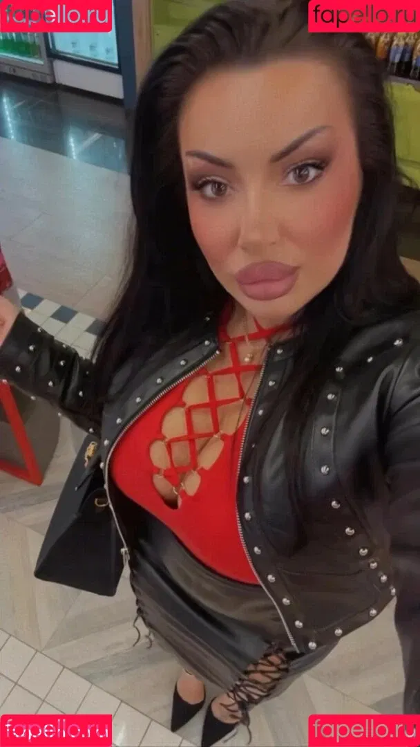 Kristina Karieva / alicia_kristina / kristinkarieva Onlyfans Photo Gallery 