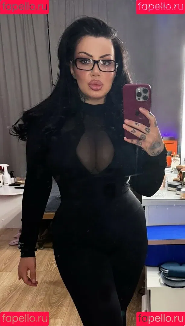 Kristina Karieva / alicia_kristina / kristinkarieva Onlyfans Photo Gallery 