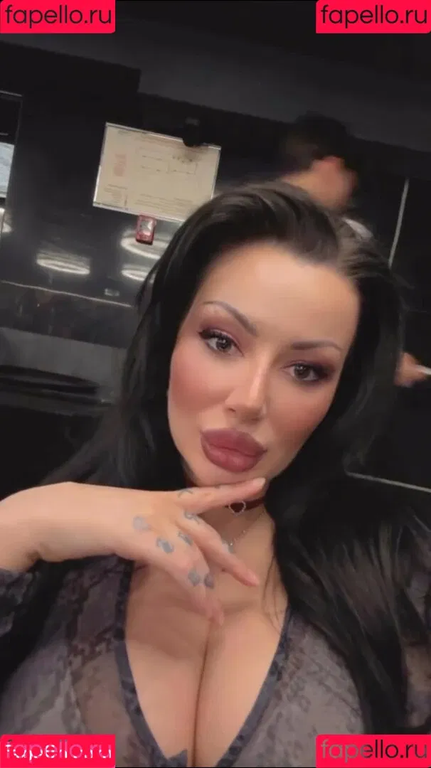 Kristina Karieva / alicia_kristina / kristinkarieva Onlyfans Photo Gallery 