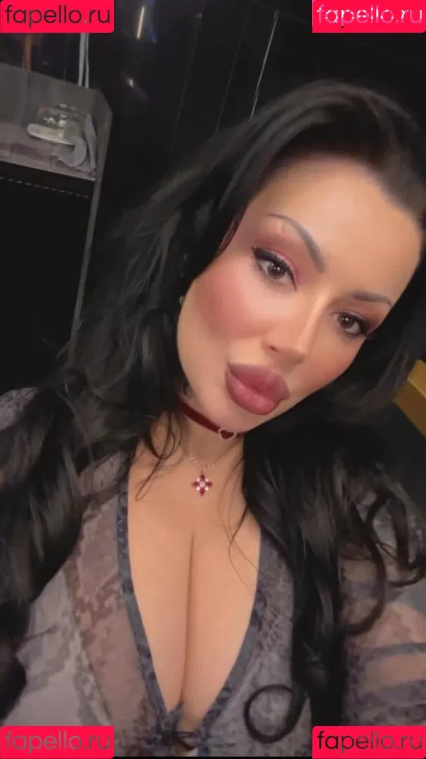 Kristina Karieva / alicia_kristina / kristinkarieva Onlyfans Photo Gallery 