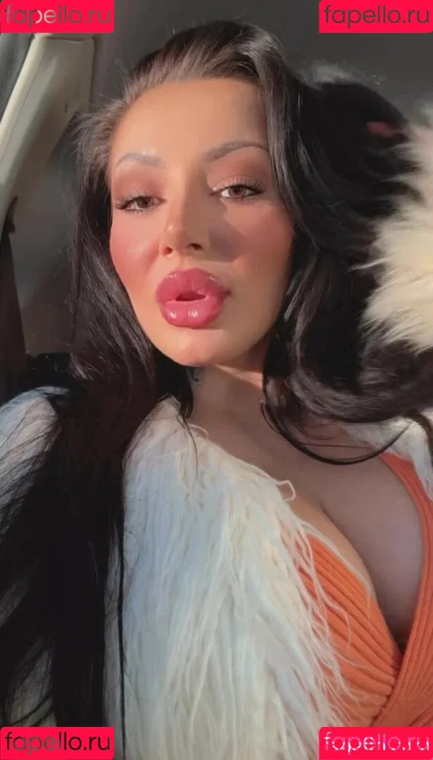 Kristina Karieva / alicia_kristina / kristinkarieva Onlyfans Photo Gallery 