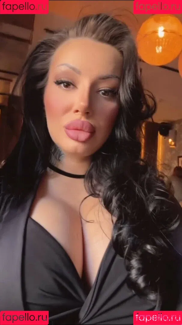 Kristina Karieva / alicia_kristina / kristinkarieva Onlyfans Photo Gallery 