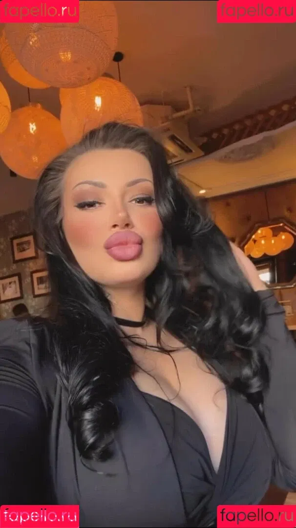 Kristina Karieva / alicia_kristina / kristinkarieva Onlyfans Photo Gallery 