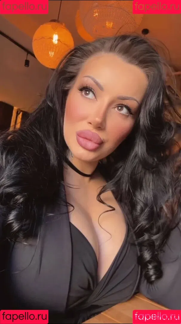 Kristina Karieva / alicia_kristina / kristinkarieva Onlyfans Photo Gallery 