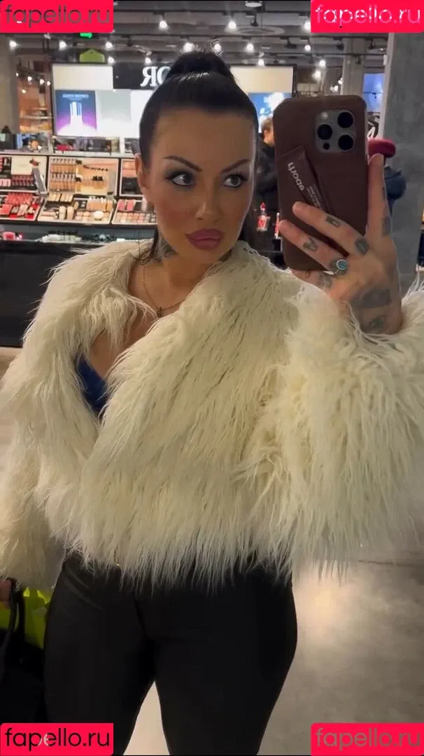 Kristina Karieva / alicia_kristina / kristinkarieva Onlyfans Photo Gallery 