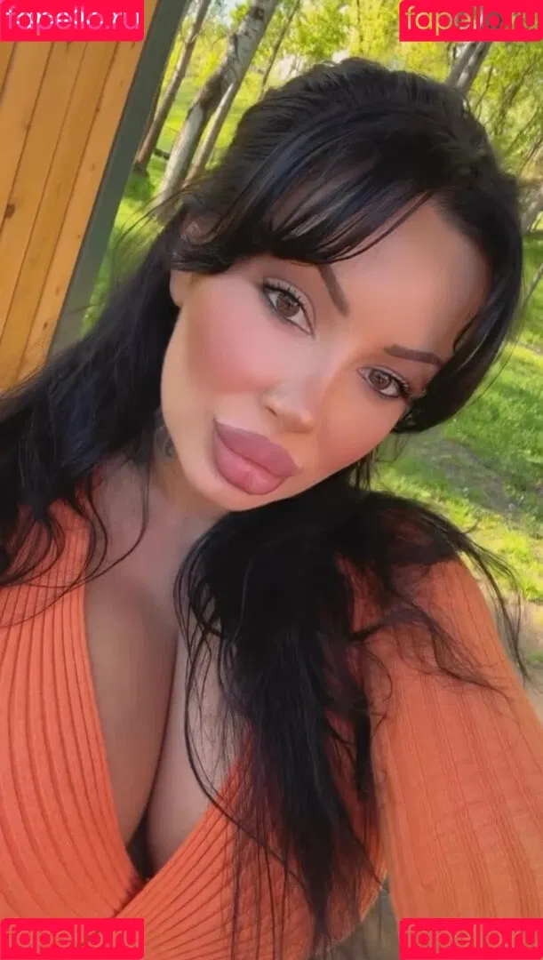 Kristina Karieva / alicia_kristina / kristinkarieva Onlyfans Photo Gallery 