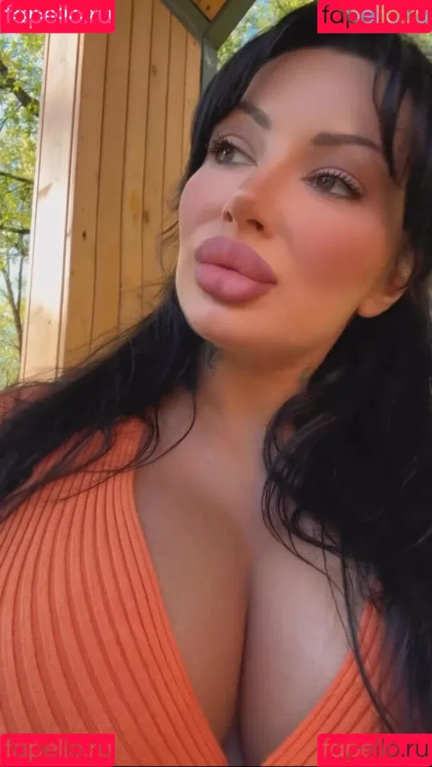 Kristina Karieva / alicia_kristina / kristinkarieva Onlyfans Photo Gallery 