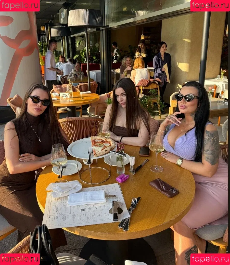 Kristina Karieva / alicia_kristina / kristinkarieva Onlyfans Photo Gallery 