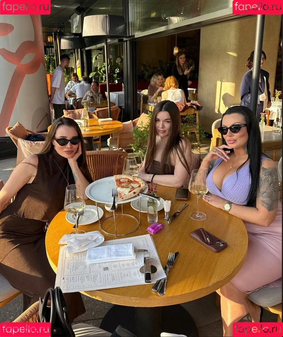 Kristina Karieva / alicia_kristina / kristinkarieva Onlyfans Photo Gallery 