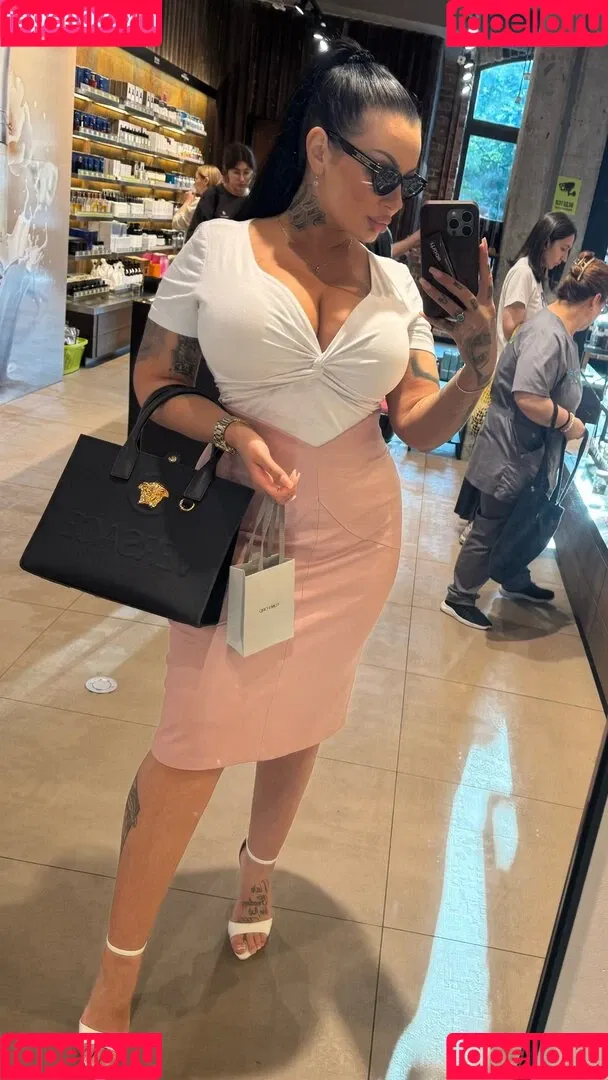 Kristina Karieva / alicia_kristina / kristinkarieva Onlyfans Photo Gallery 