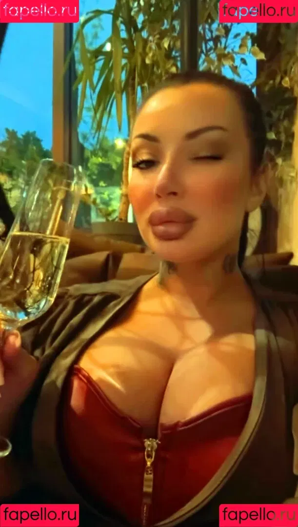 Kristina Karieva / alicia_kristina / kristinkarieva Onlyfans Photo Gallery 