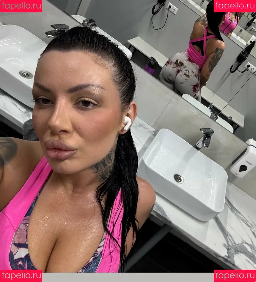 Kristina Karieva / alicia_kristina / kristinkarieva Onlyfans Photo Gallery 