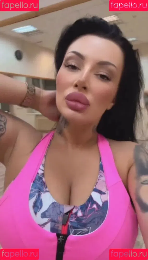 Kristina Karieva / alicia_kristina / kristinkarieva Onlyfans Photo Gallery 