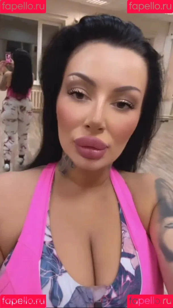 Kristina Karieva / alicia_kristina / kristinkarieva Onlyfans Photo Gallery 