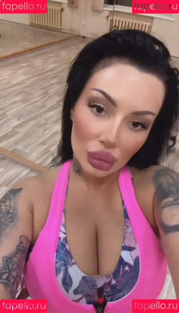 Kristina Karieva / alicia_kristina / kristinkarieva Onlyfans Photo Gallery 