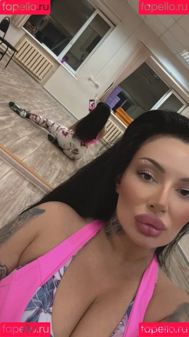 Kristina Karieva / alicia_kristina / kristinkarieva Onlyfans Photo Gallery 