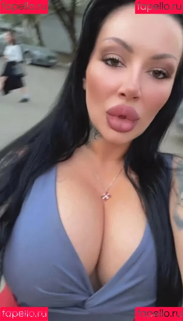 Kristina Karieva / alicia_kristina / kristinkarieva Onlyfans Photo Gallery 