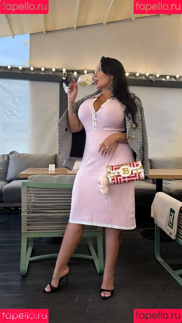 Kristina Karieva / alicia_kristina / kristinkarieva Onlyfans Photo Gallery 