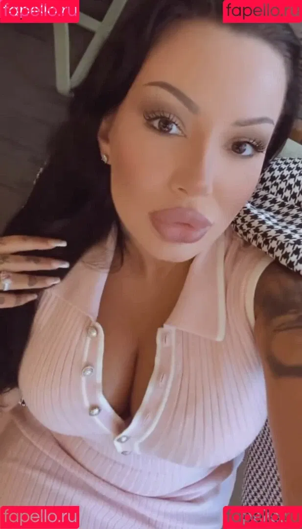 Kristina Karieva / alicia_kristina / kristinkarieva Onlyfans Photo Gallery 