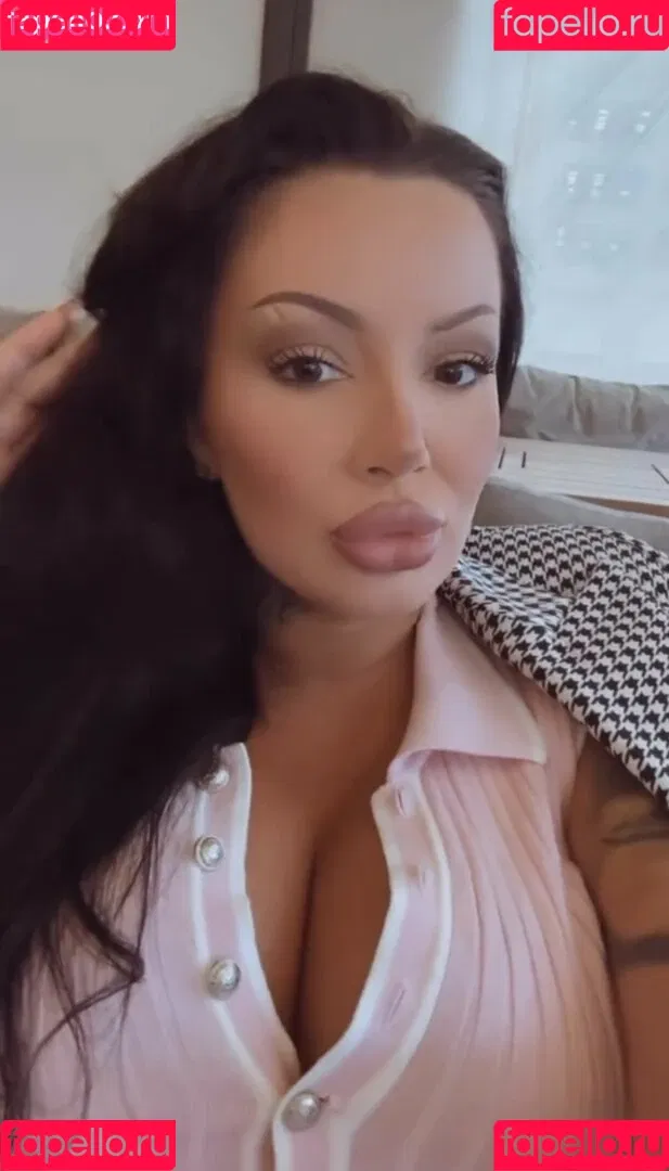 Kristina Karieva / alicia_kristina / kristinkarieva Onlyfans Photo Gallery 