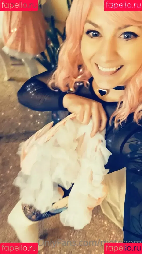 mollysmyles / motogem Onlyfans Photo Gallery 