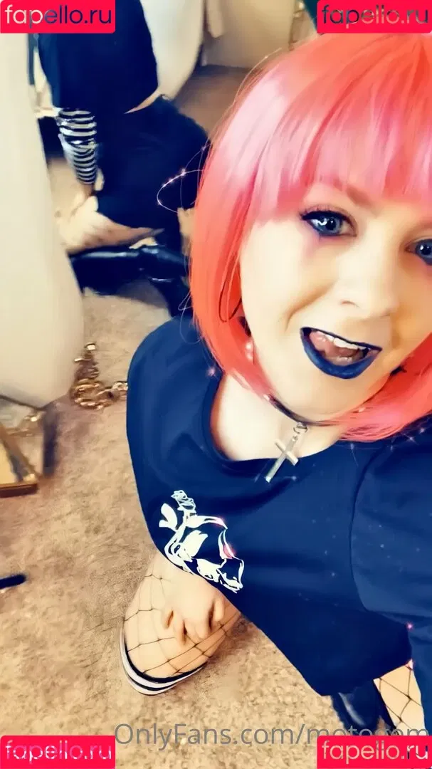 mollysmyles / motogem Onlyfans Photo Gallery 