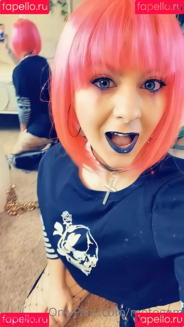 mollysmyles / motogem Onlyfans Photo Gallery 