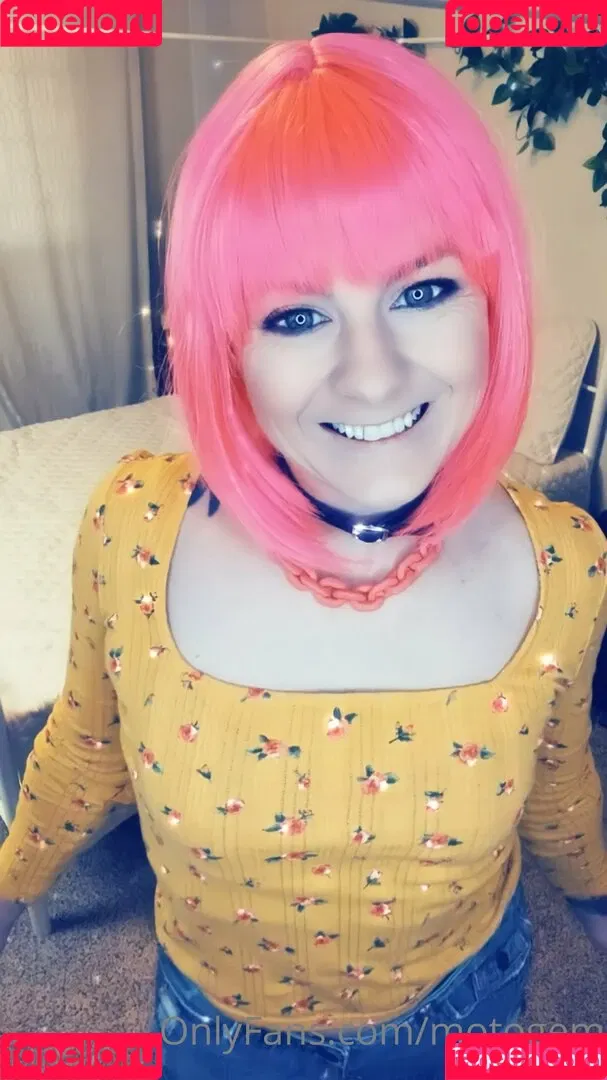 mollysmyles / motogem Onlyfans Photo Gallery 