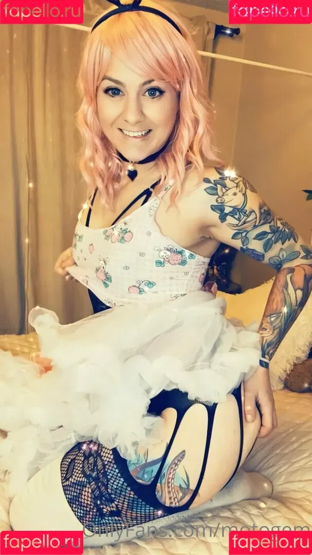 mollysmyles / motogem Onlyfans Photo Gallery 