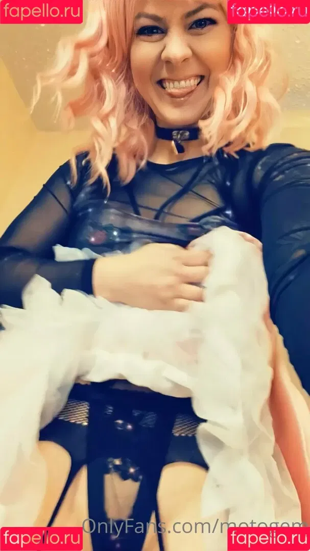 mollysmyles / motogem Onlyfans Photo Gallery 