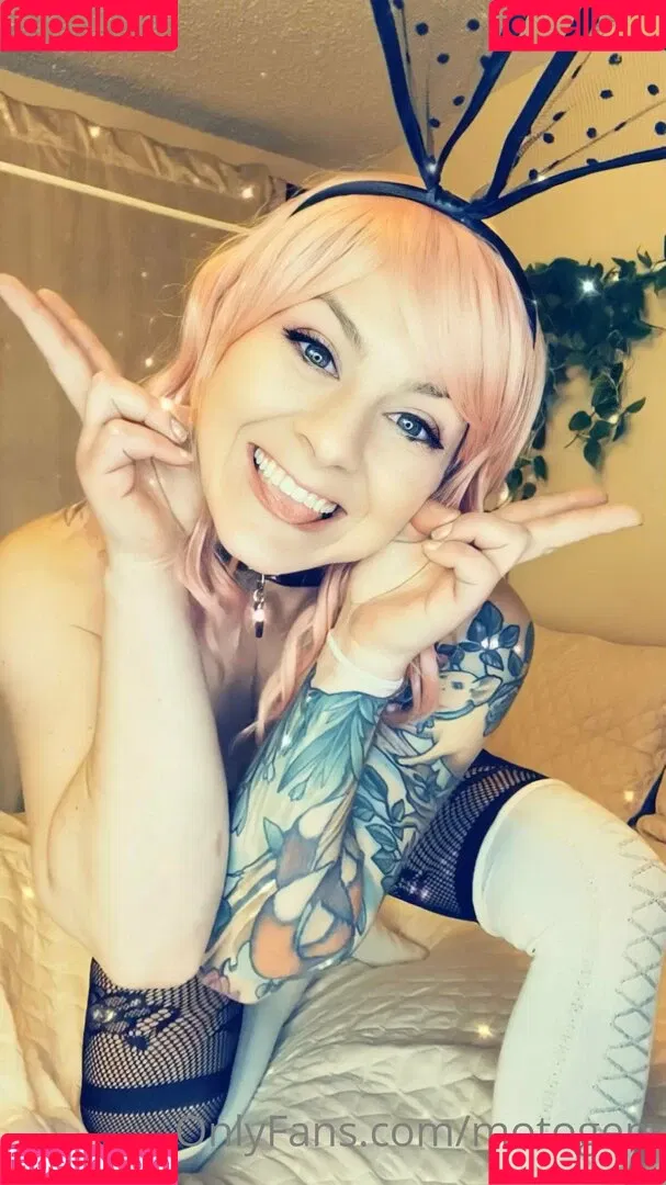 mollysmyles / motogem Onlyfans Photo Gallery 