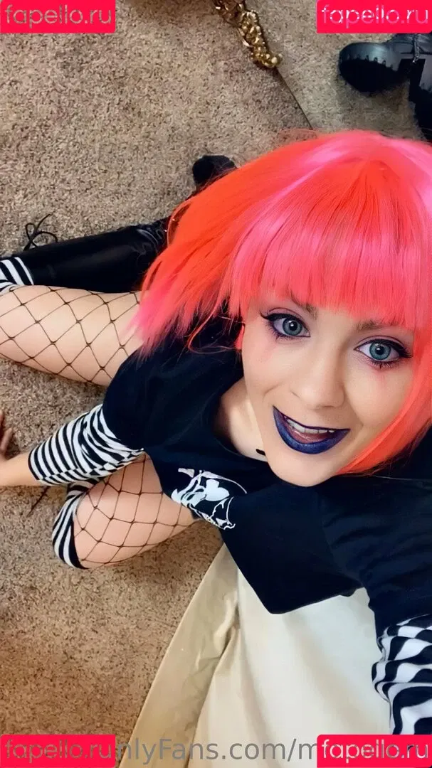 mollysmyles / motogem Onlyfans Photo Gallery 