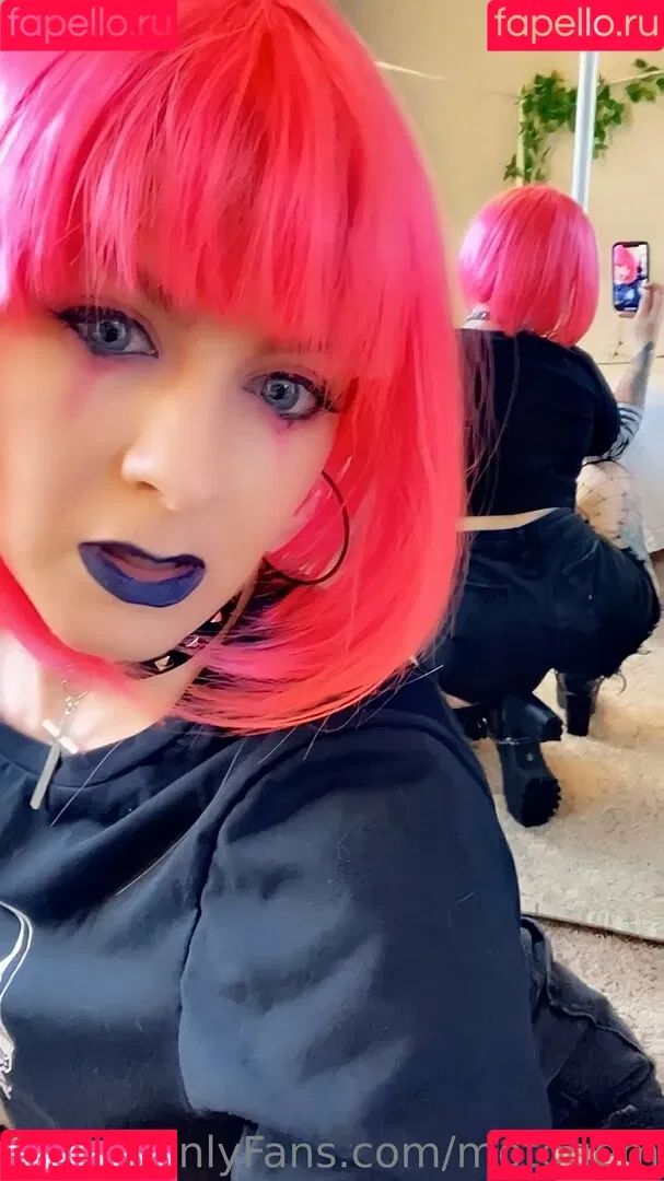 mollysmyles / motogem Onlyfans Photo Gallery 