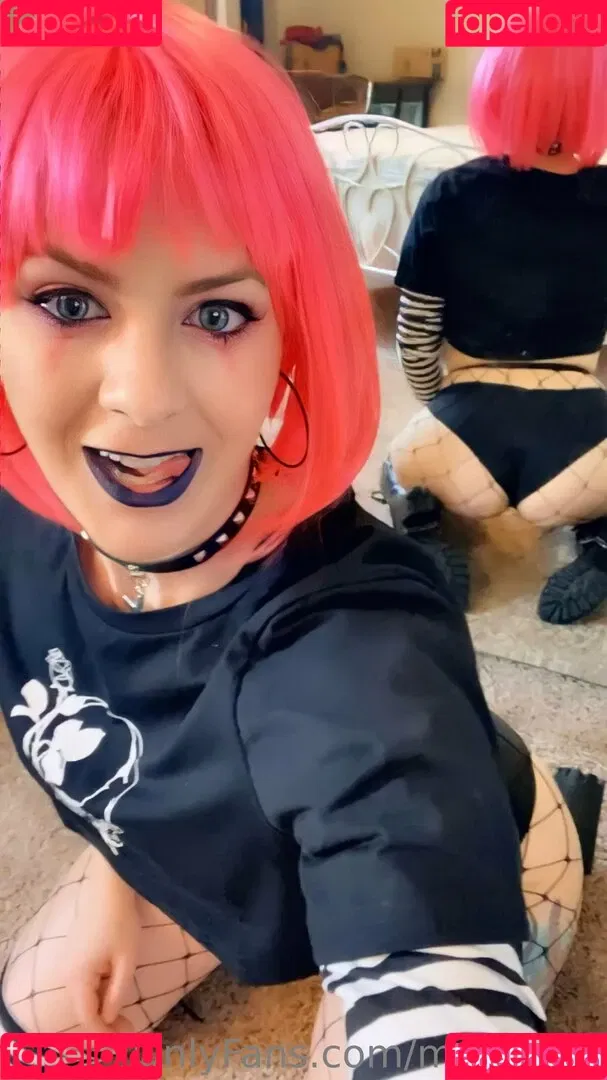 mollysmyles / motogem Onlyfans Photo Gallery 