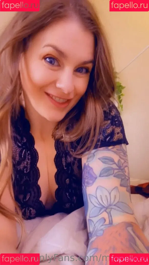 mollysmyles / motogem Onlyfans Photo Gallery 