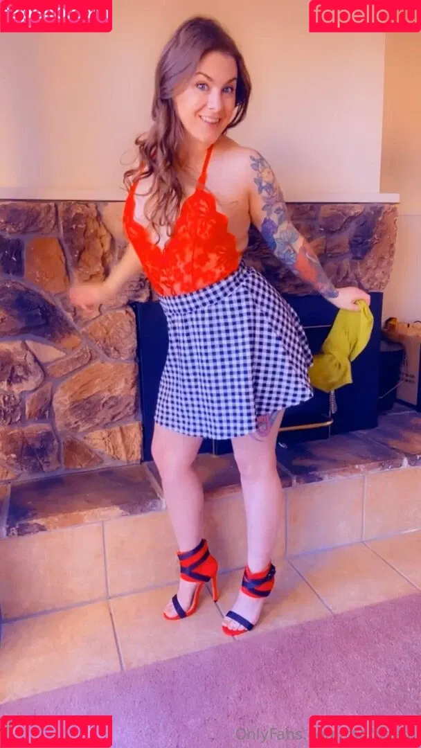 mollysmyles / motogem Onlyfans Photo Gallery 