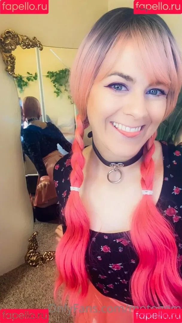 mollysmyles / motogem Onlyfans Photo Gallery 