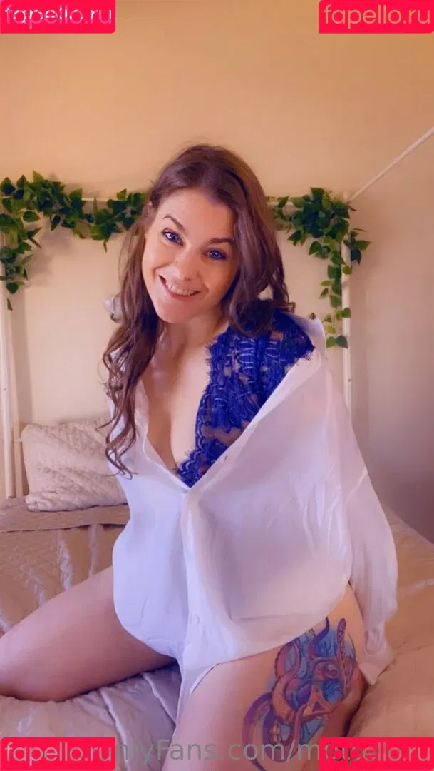 mollysmyles / motogem Onlyfans Photo Gallery 