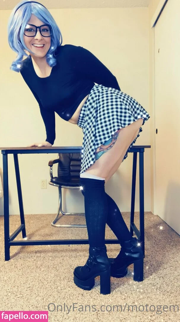 mollysmyles / motogem Onlyfans Photo Gallery 