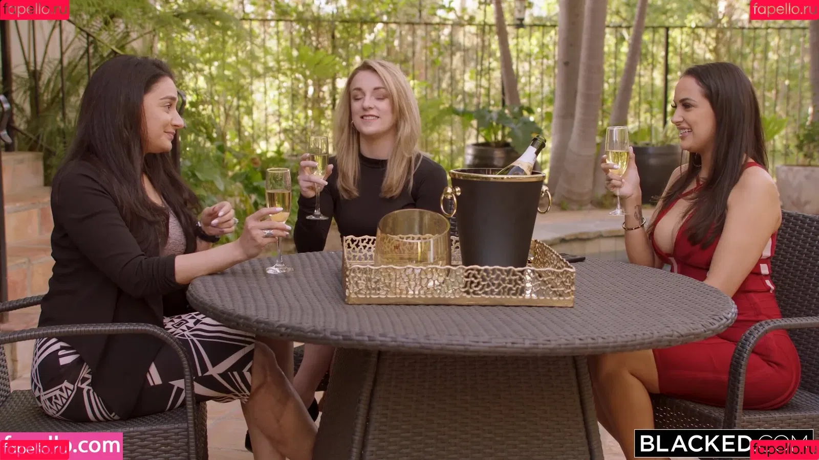 Sofi Ryan / https: / sofiryan / sofiryanofficial / sofiryanxoxoxo Onlyfans Photo Gallery 