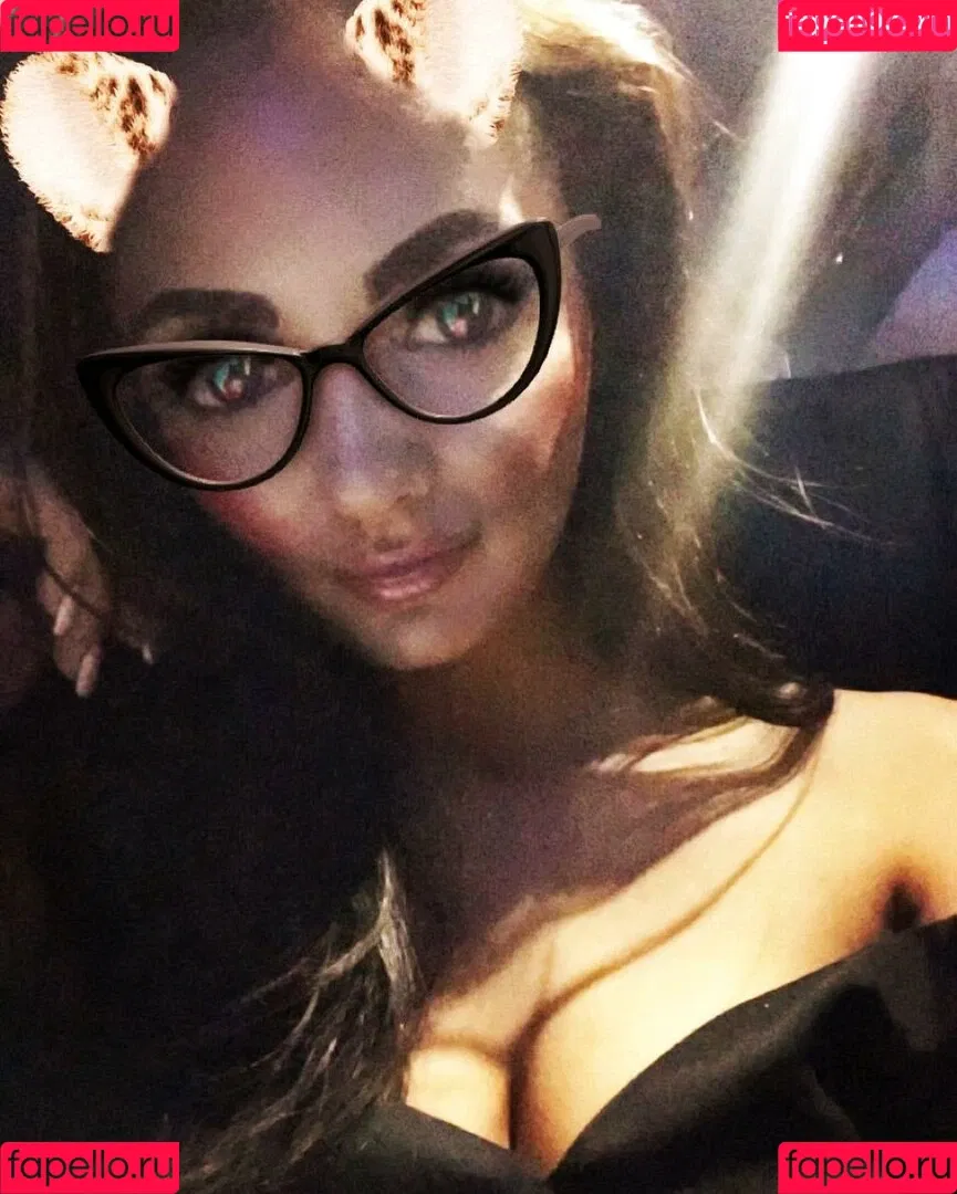 Sofi Ryan / https: / sofiryan / sofiryanofficial / sofiryanxoxoxo Onlyfans Photo Gallery 