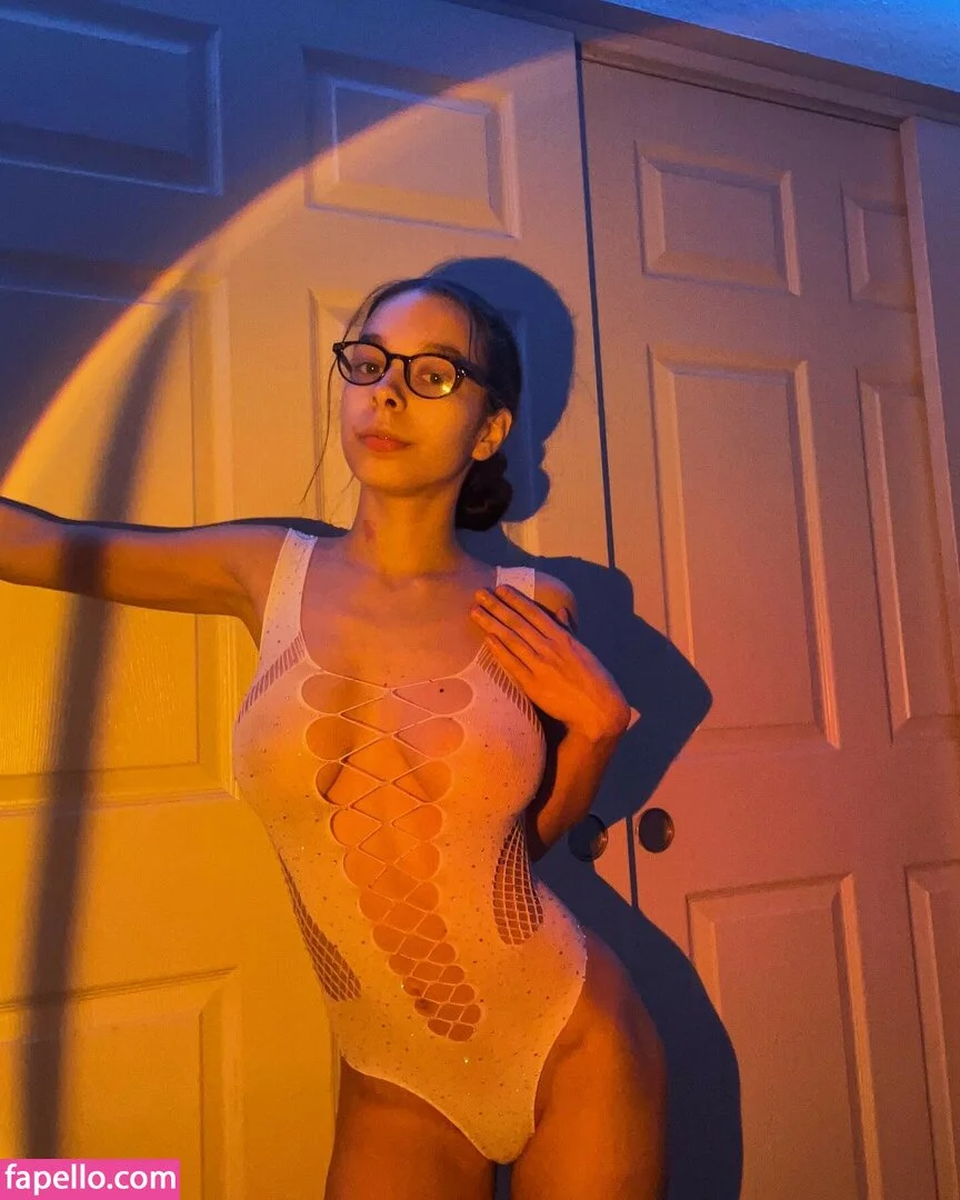 locobellaaa Onlyfans Photo Gallery 